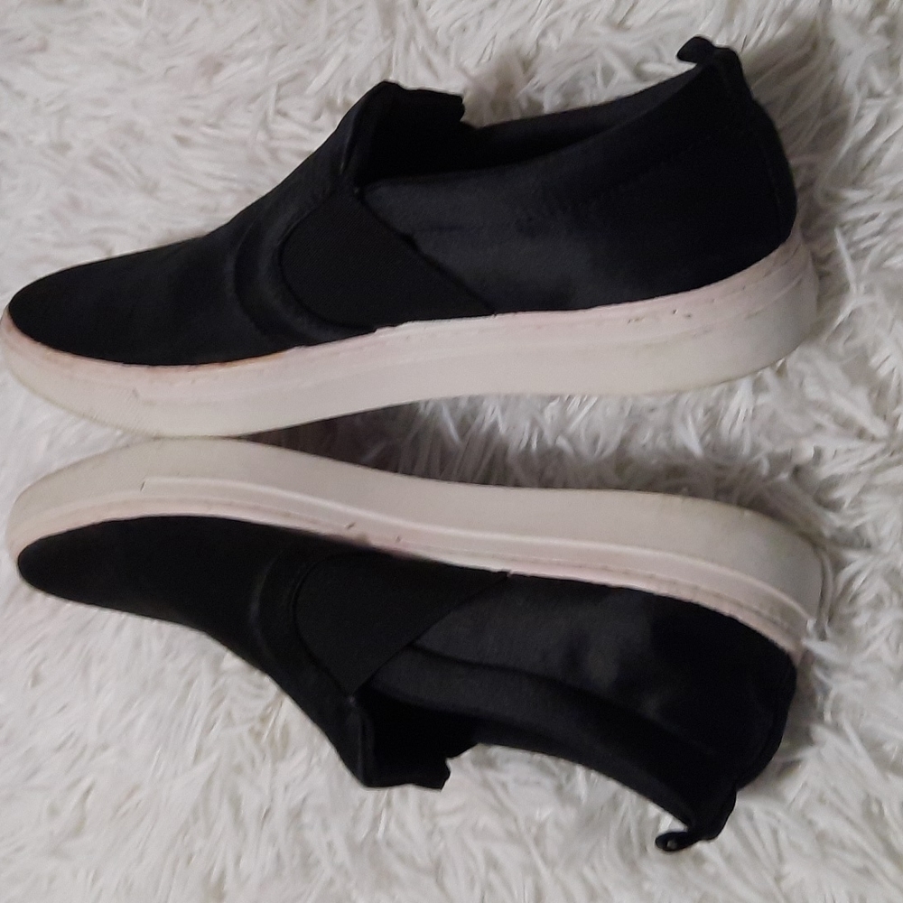 Zara Basic Collection Sneakers - Picture 2 of 5